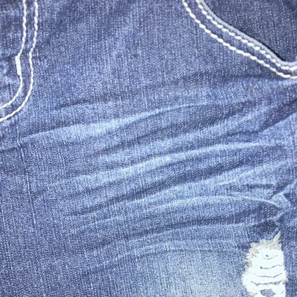 Rue21 Blue Cropped Jeans with Distressed Details - Picture 10 of 10